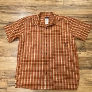 Patagonia Shorts Sleeve Shirt Large Orange pattern